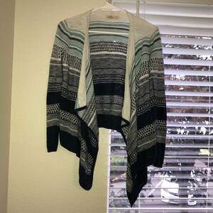 Hollister California Size M Teal Navy Cream Women Flap Cardigan Sweater Top